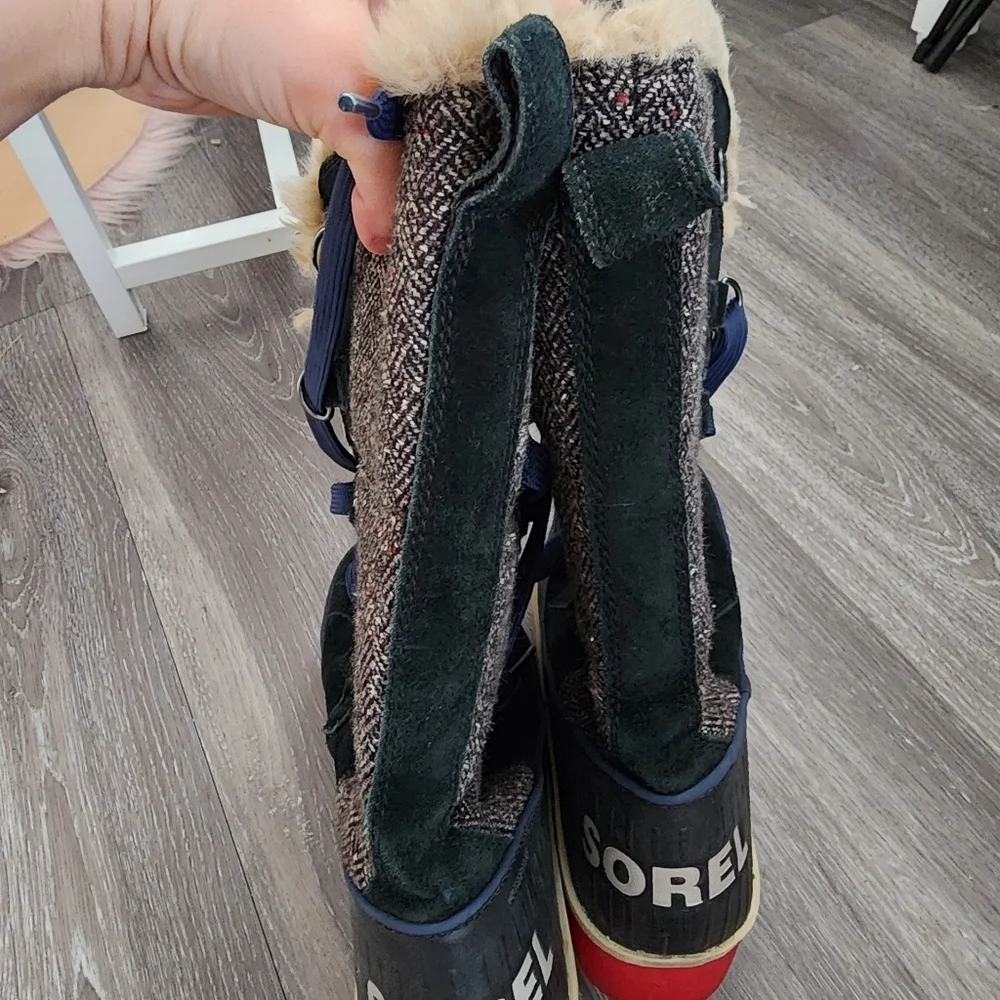 Sorel Tivoli II high herringbone snow boots Size 7
